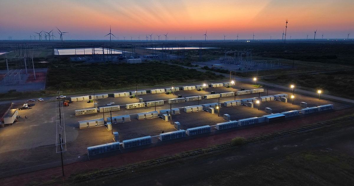 SWI raises €800 million for data center expansion